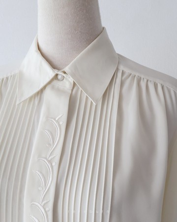 復古刺繡領寬鬆歐美版型長袖米黃色古著襯衫