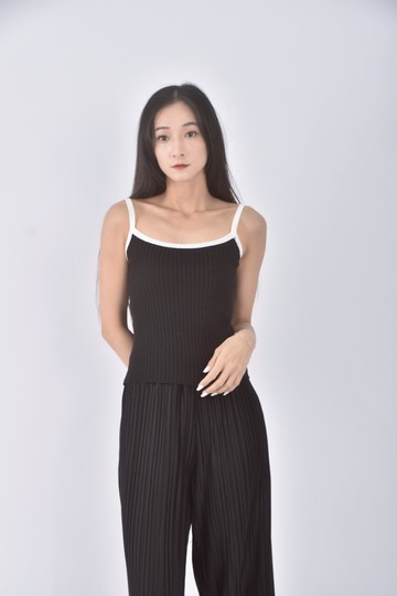 加購優惠(S) 坑紋黑色上衣