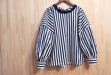 圓領落肩後綁帶長袖上衣/ 藍白條紋