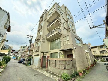 楠梓右昌商圈大地坪傳家挑高電梯車墅｜高雄市楠梓區三山四巷