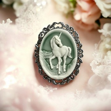 Cameo Brooch #46 貝雕胸針 獨角獸 綠色