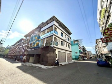 林園三角窗邊間車墅｜高雄市林園區和平路