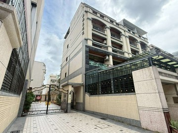 巨蛋 崇德商圈旁大地坪優質雙車車墅｜高雄市左營區文才街