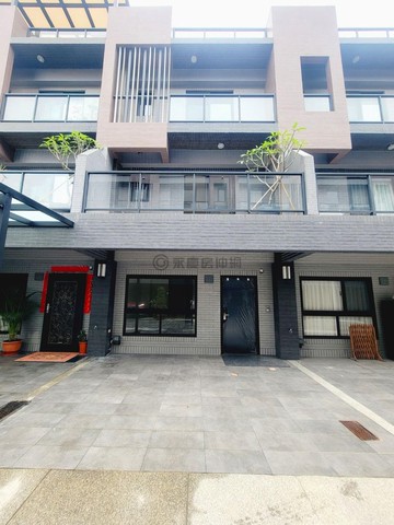 新社怡朗朗雙車電梯透天別墅間間套房B｜台中市新社區中和街一段