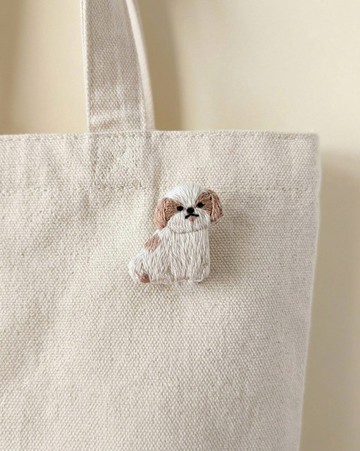 西施犬刺繡胸針