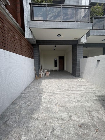 大里臨8米路雙車電梯別墅B｜台中市大里區中興路一段