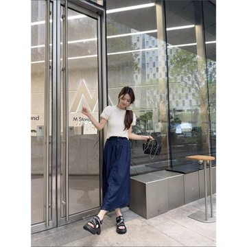 可調式束帶露趾女款黑色夏季新款外穿軟底女士厚底運動魔術貼涼鞋