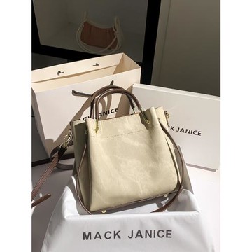 MackJanice小眾設計高級感豆沙綠水桶包包女2024新款送媽媽的包包