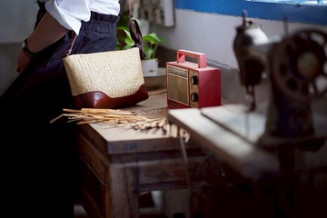 造型藺草側背包