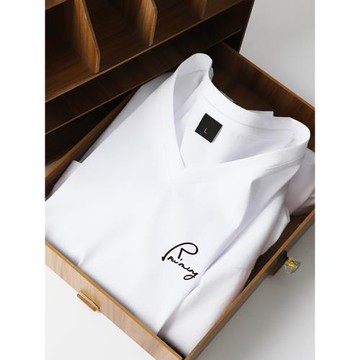 輕松就可以駕馭的上衣，顯瘦遮肉涼感透氣！絲光棉V領短袖t恤男潮