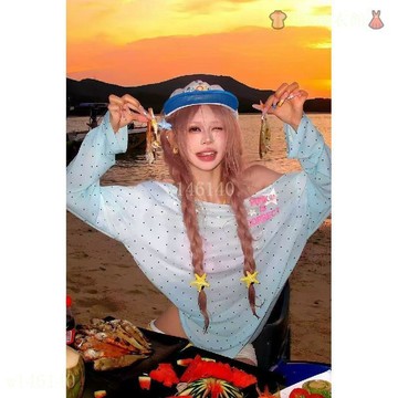 【核心賣點】台灣出貨 美式新款 波點印花 斜肩 薄款 長袖T恤 女 夏 辣妹 休閒 顯瘦 防曬 罩衫 上衣 罩衫上衣 上