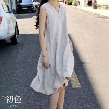 初色 棉麻風純色V領無袖寬鬆中長連衣裙連身洋裝-共2色-14370(L-2XL可選)