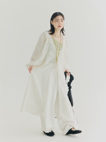 SEQUI HIBI 透膚花紋泡泡袖綁帶罩衫－淺米色