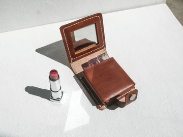 不撞包淺咖色植鞣革全真皮口紅盒/口紅包/口紅收納內含鏡子