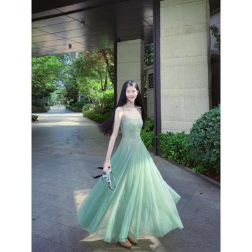 海邊度假風綠色連衣裙夏季新款小個子修身顯瘦a字收腰吊帶長裙子