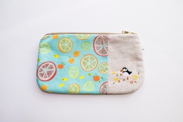 海雀海雀刺繡拉鍊小袋 - 柑橘夏季印花