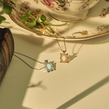 【Isha Jewelry】窗曦微光 人造蛋白石 純銀項鍊 復古飾品 宴會飾品 秋季飾品推薦