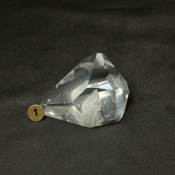 千層白幽靈水晶 美麗的白色小山 擺件 S26BD28-01