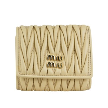 MIU MIU 金字納帕皮革釦式三折零錢袋短夾(淺米色)