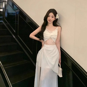 法式蕾絲復古拼接連身裙吊帶度假夏季鏤空禮服氣質海邊開叉長裙