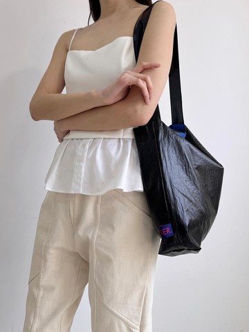 Feather Shoulder Bag [Black]