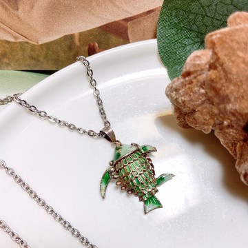 【西洋古董飾品】手工純銀可擺動甩尾魚 多節琺瑯工藝 項鍊