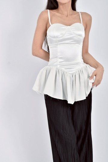 (S) 董小姐質感 bra top緞面細肩帶白色上衣