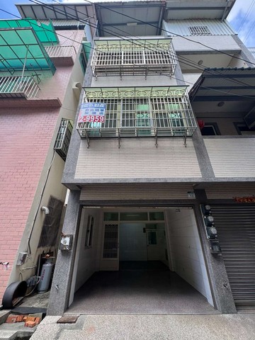 低總價|仁武霞海高楠社區|邊間採光透天厝｜高雄市仁武區高楠四街