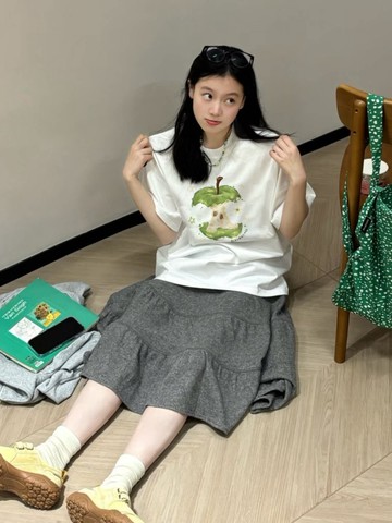 白色短袖T恤新款寬鬆設計感穿搭獨特絕美男女生上衣 印花寬鬆情侶短袖T 上衣女 美式t  韓版T 大學T