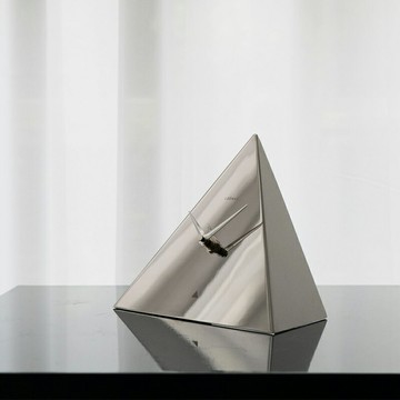 oroliving原創鏡面臺鐘現代簡約創意北歐時鐘包豪斯裝飾鐘表擺件