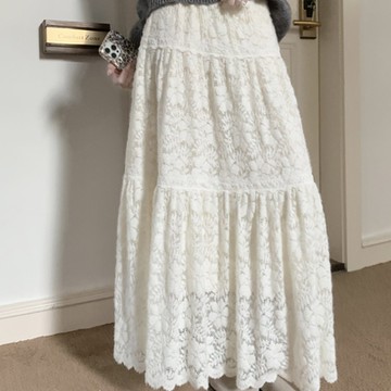 La Belleza法式溫柔風鬆緊腰蕾絲加絨花朵緹花鏤空大裙擺蛋糕長裙(有內襯)