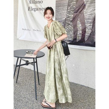 綠色扎染V領連衣裙女夏簡單大方高級感氣質寬松顯瘦法式長裙爆款