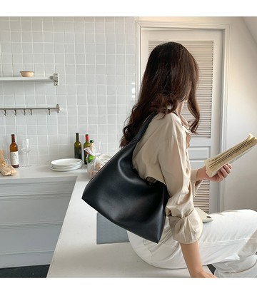 【韓國】超實用大容量腋下包-LF8113