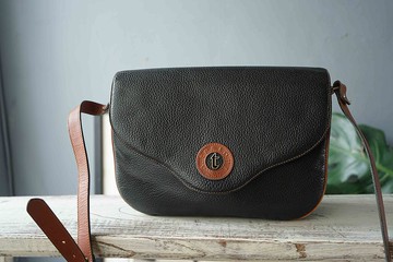 尋寶復古古董包-a.testoni義大利黑色大容量皮革圓角肩背方包