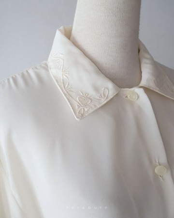 復古刺繡領歐美版型寬鬆長袖米色古著襯衫