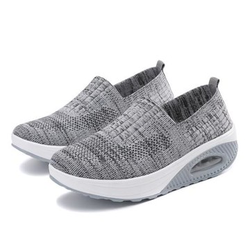 秋季女鞋跨境一腳踢亞馬遜獨立站代發飛織戶外網面外貿氣墊運動鞋