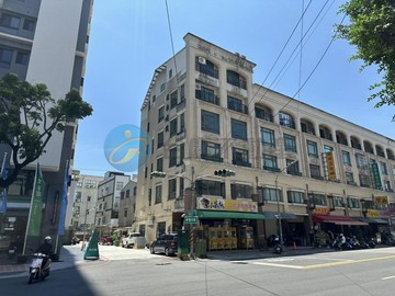 高科大旁8米面寬三角窗電梯黃金店面｜高雄市三民區正忠路