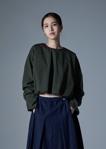 抓褶袖上衣