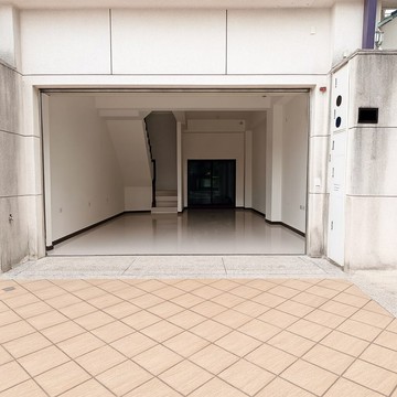 公園旁全聯旁臨路雙車店面別墅｜台中市北屯區軍福十三路