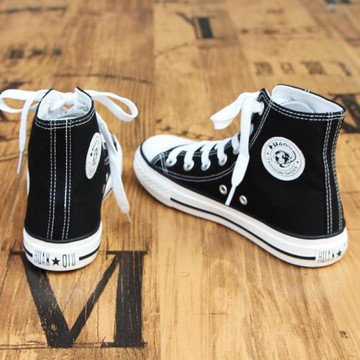 環球女鞋高幫帆布鞋女秋季2025年黑色新款經典學生板鞋子ins潮鞋