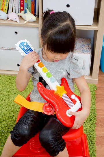 炫光和弦吉他 (附遊戲書+禮盒包裝) 兒童節禮物聖誕禮盒畢業禮物