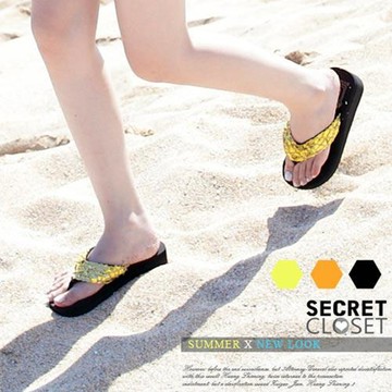 【秘密衣櫥】繽紛亮片串珠造型厚底夾腳鞋_黑色