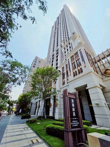 達麗宮廷面公園湖景高鐵鋼骨免震4房B2連號3平車｜高雄市左營區華夏路