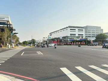 愛上南區面公園約千坪正路面大面寬廠房｜台南市南區中華西路一段