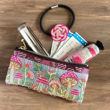 【蘑菇】榻榻米布邊與刺繡緞帶 扁平迷你小包 零錢包 卡夾 可愛 毒蠅傘