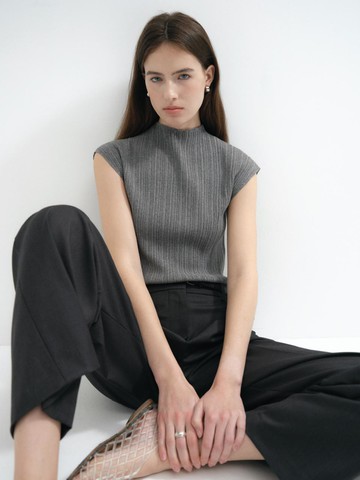 Pleated Ribbed Sleeveless Pullover Sweater [Grey]