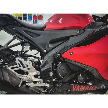 [老爸包膜店] Yamaha R15v4 R15 v4 車身骨架(一對) 碳纖維膜 防霧化 電腦精準裁切