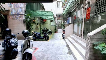 鳳山鳳新高國中大坪數4房公寓二樓｜高雄市鳳山區新富路