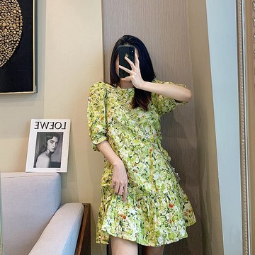 2022夏季新款法式氣質輕熟風名媛修身裙子洋氣泡泡袖碎花連衣裙女