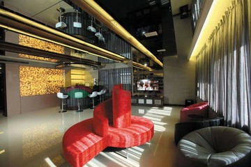 美術館特區遠見藝品漂亮四房平車｜高雄市鼓山區美術東八街